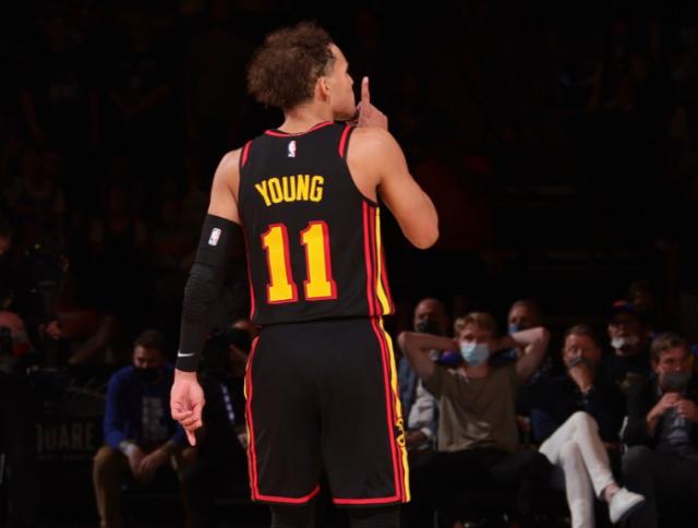 开云官网-球迷开场齐喷吹扬 老鹰核心用绝杀让纽约死忠闭嘴